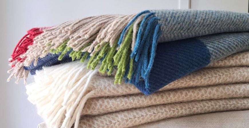Plaids en laine à chevrons empilés, franges multicolores – Plaid Addict