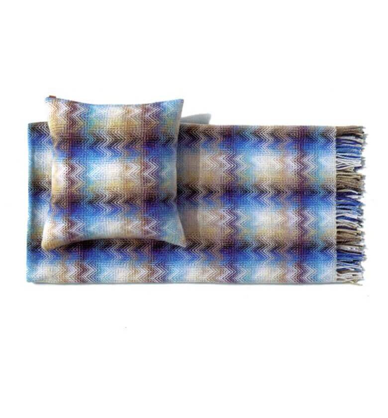 Plaid 70% Laine, 30% Polyamide - détail texture douce pour canapé et chambre