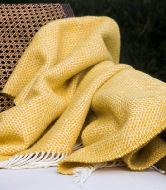 Plaid Laine Beehive Jaune - en Pure Laine - tissé en une laine aux fibres résistantes