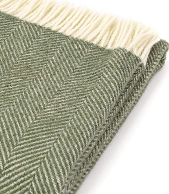 Plaid Laine Chevrons Vert Olive 150 x 183 cm, The Mill, confort haut de gamme