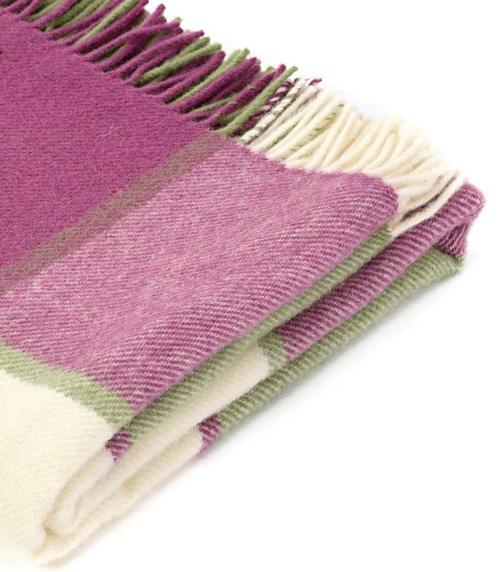 Plaid Laine Carreaux Framboise - confort et douceur en pure laine