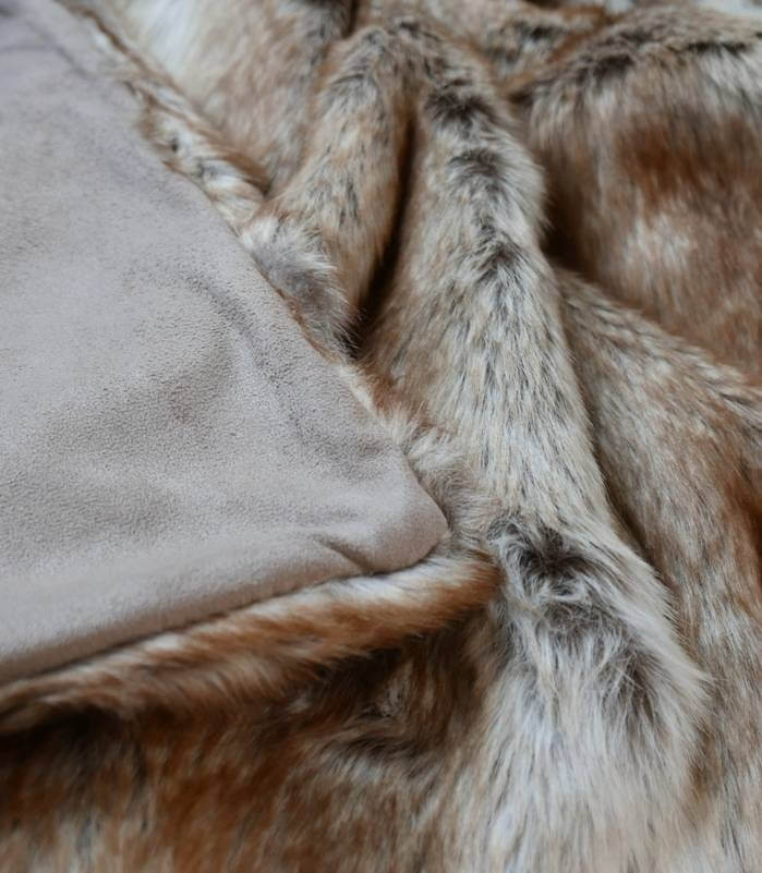 Plaid Fausse Fourrure Renard - vue lifestyle sur canapé ou lit