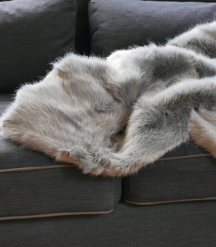 Plaid Fausse Fourrure gris chartreux - détail texture douce pour couvre-lit et chambre