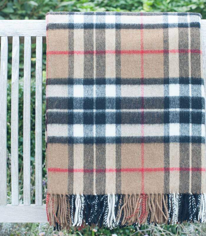 Plaid mérinos - détail texture douce pour canapé et chambre