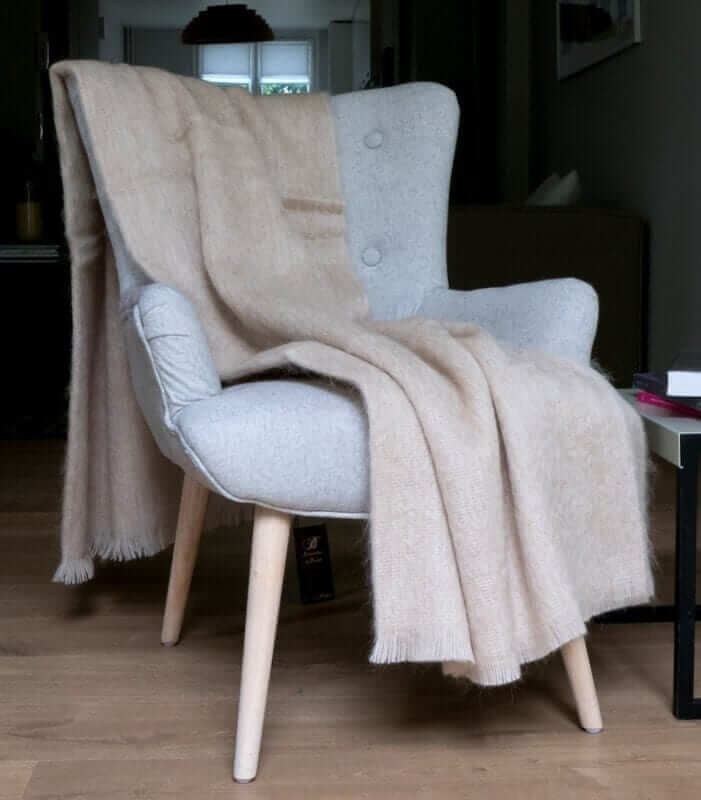 Plaid Mohair Beige Luxe - cadeau déco en Mohair tissé en Angleterre