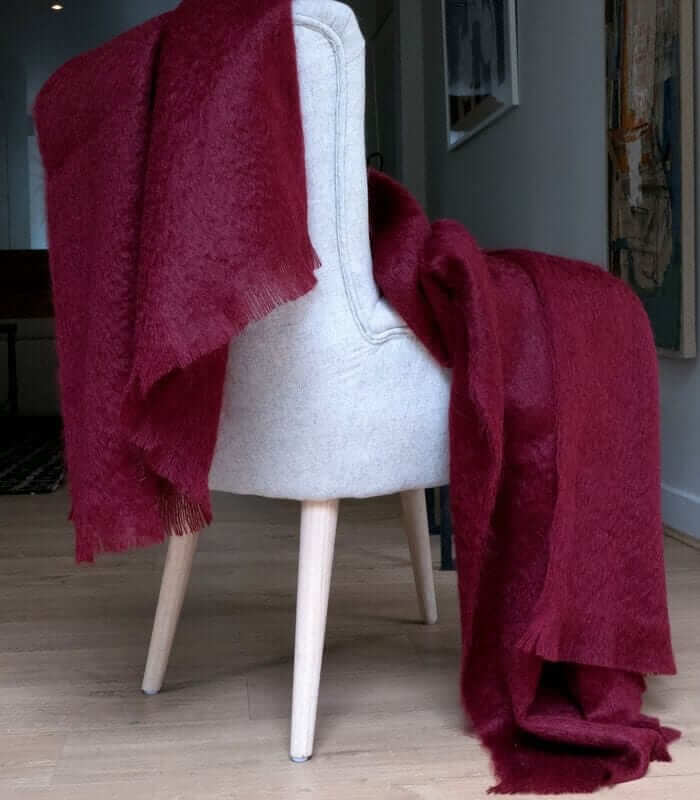 Plaid Mohair Bordeaux Vintage Luxe - cadeau déco en Mohair tissé en Angleterre