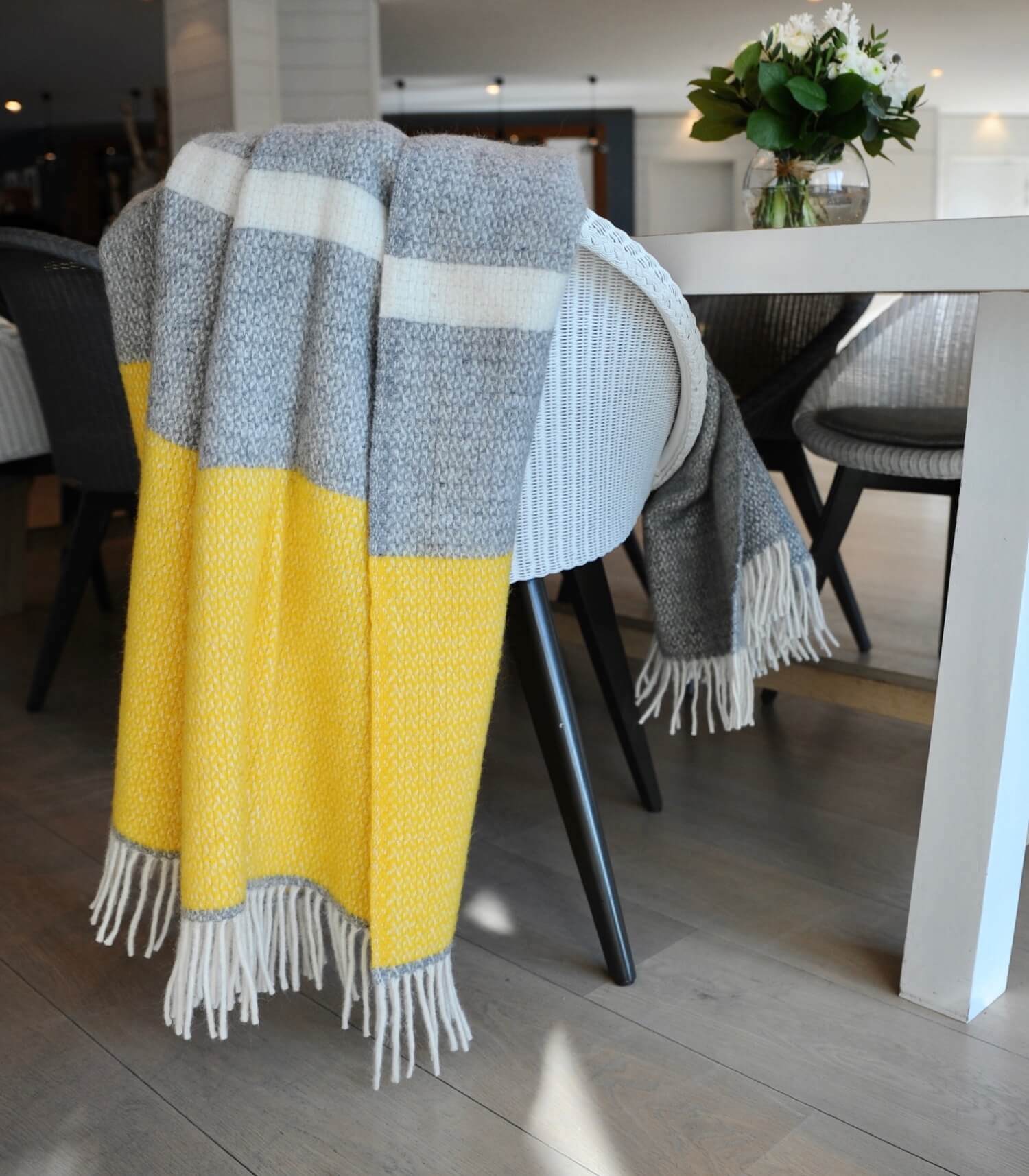 Plaid 100% Laine Jaune et Gris 150 x 183 cm, The Mill, confort haut de gamme
