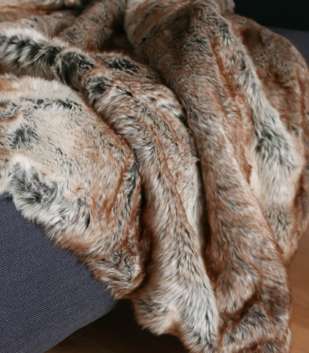 Plaid Fausse Fourrure Luxe Renard 150 x 200 cm, Plaid Addict, gros plan sur la matière