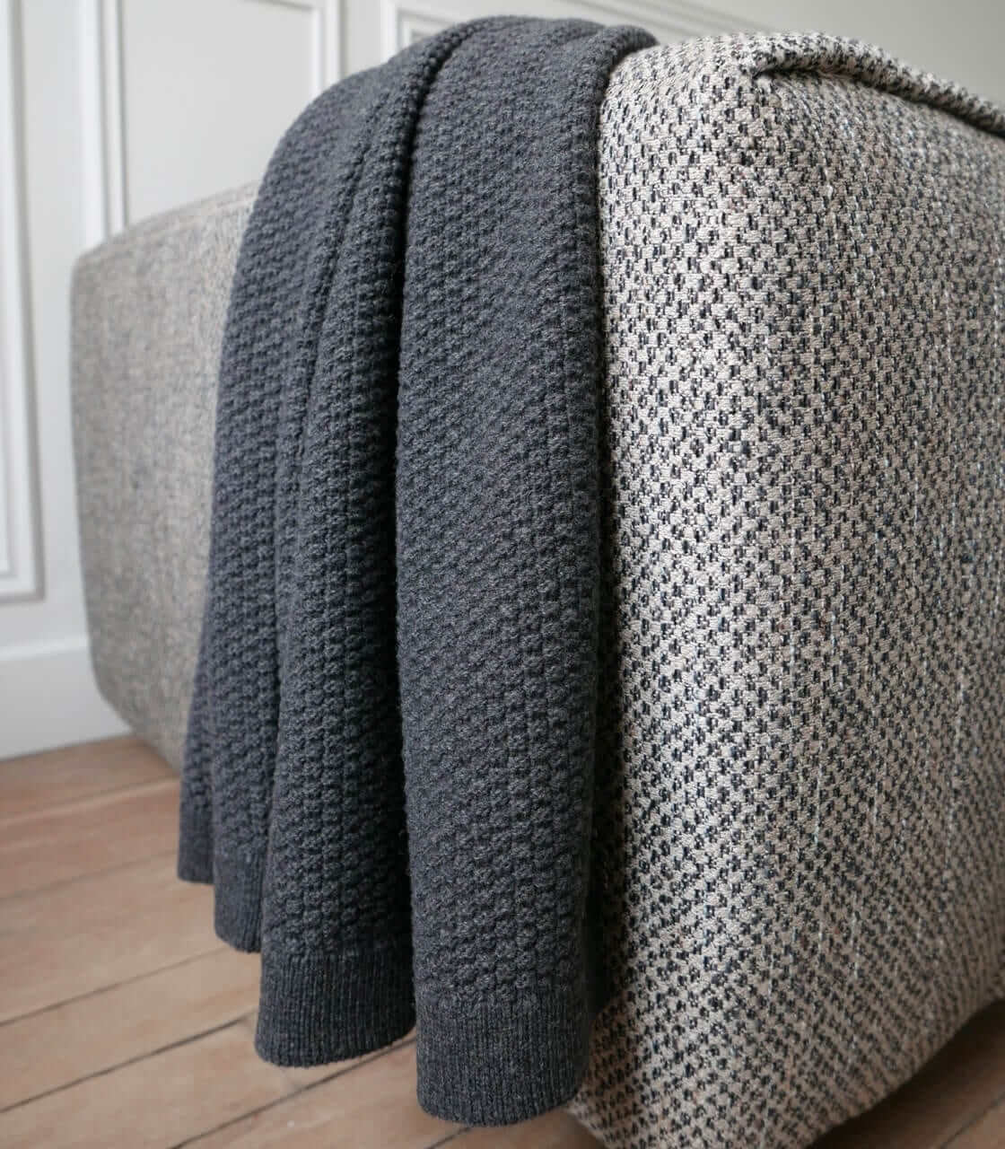 Plaid Boston Anthracite Laine Tricoté 130 x 180 cm, Plaid Addict, gros plan sur la matière