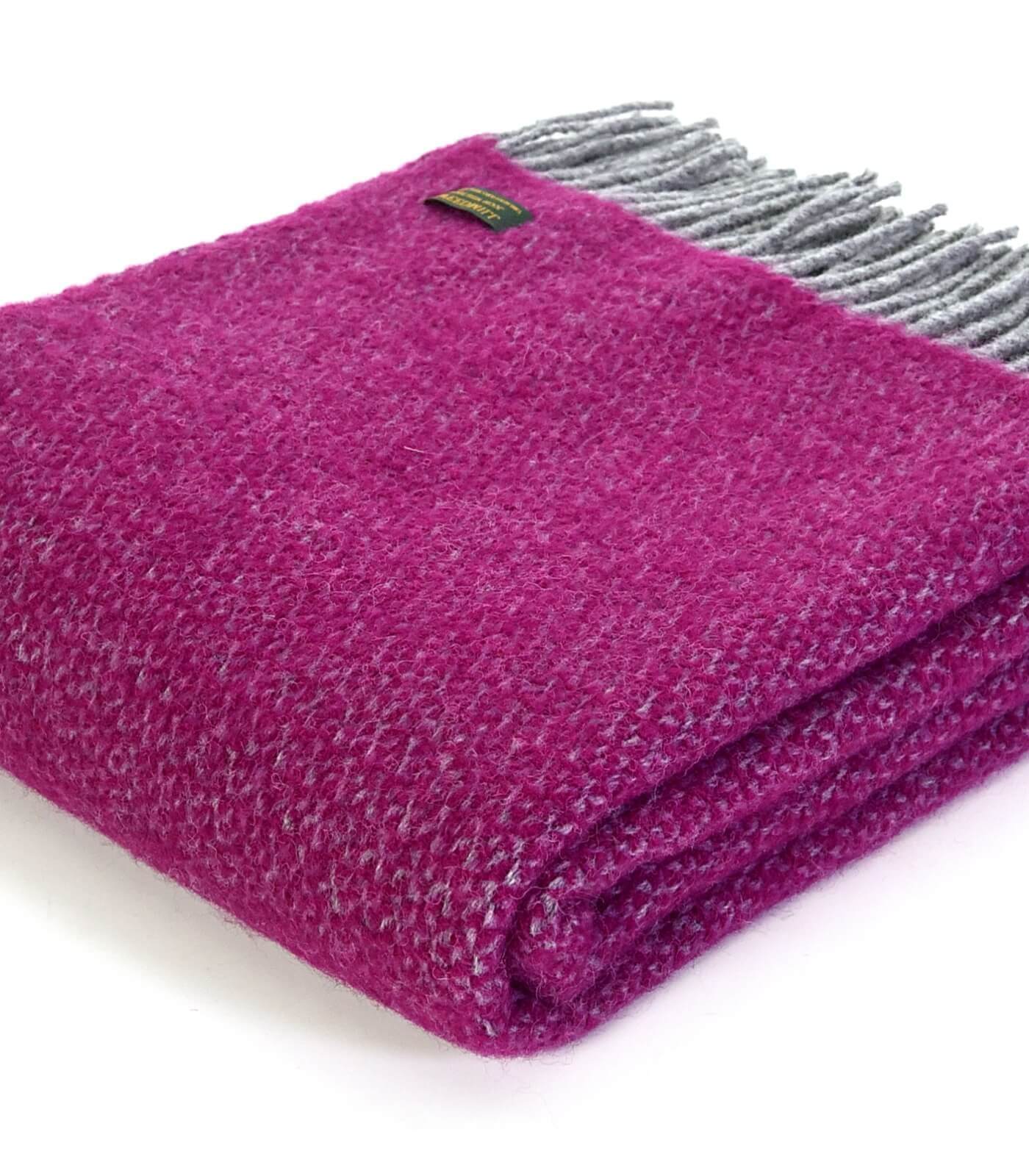 Plaid Laine Chevrons Violet et Gris 150 x 183 cm, The Mill, gros plan sur la matière