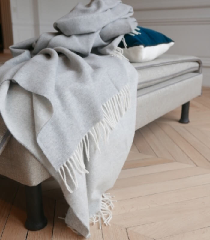 Plaid Cachemire Reversible Gris et Ecru - Collection VENICE 140 x 210 cm, Plaid Addict, confort haut de gamme