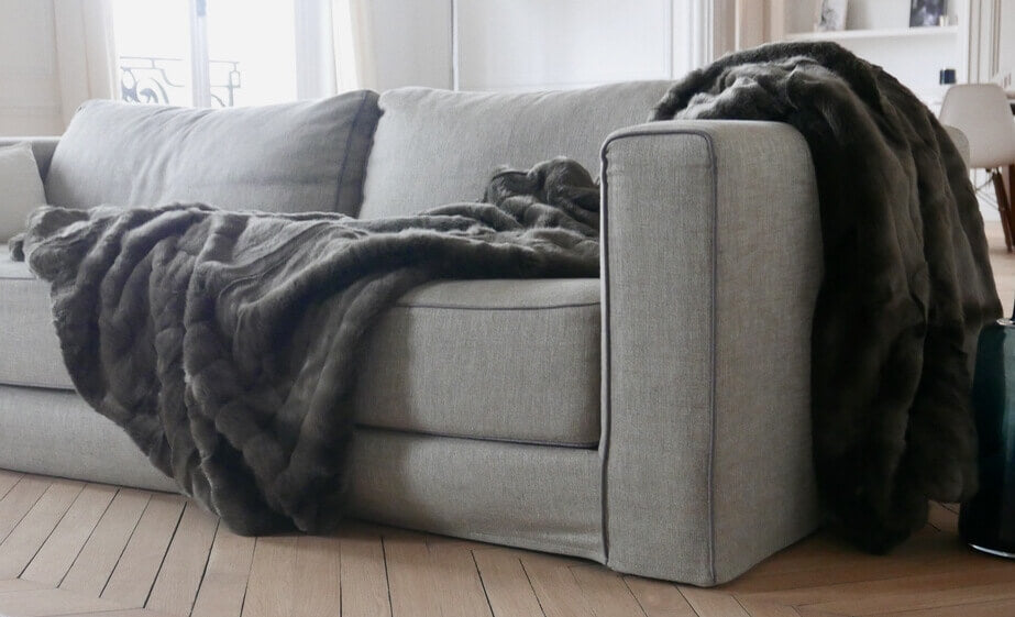 Plaid Couverture Fausse Fourrure Ours Brun 170 x 240 cm, Plaid Addict, gros plan sur la matière