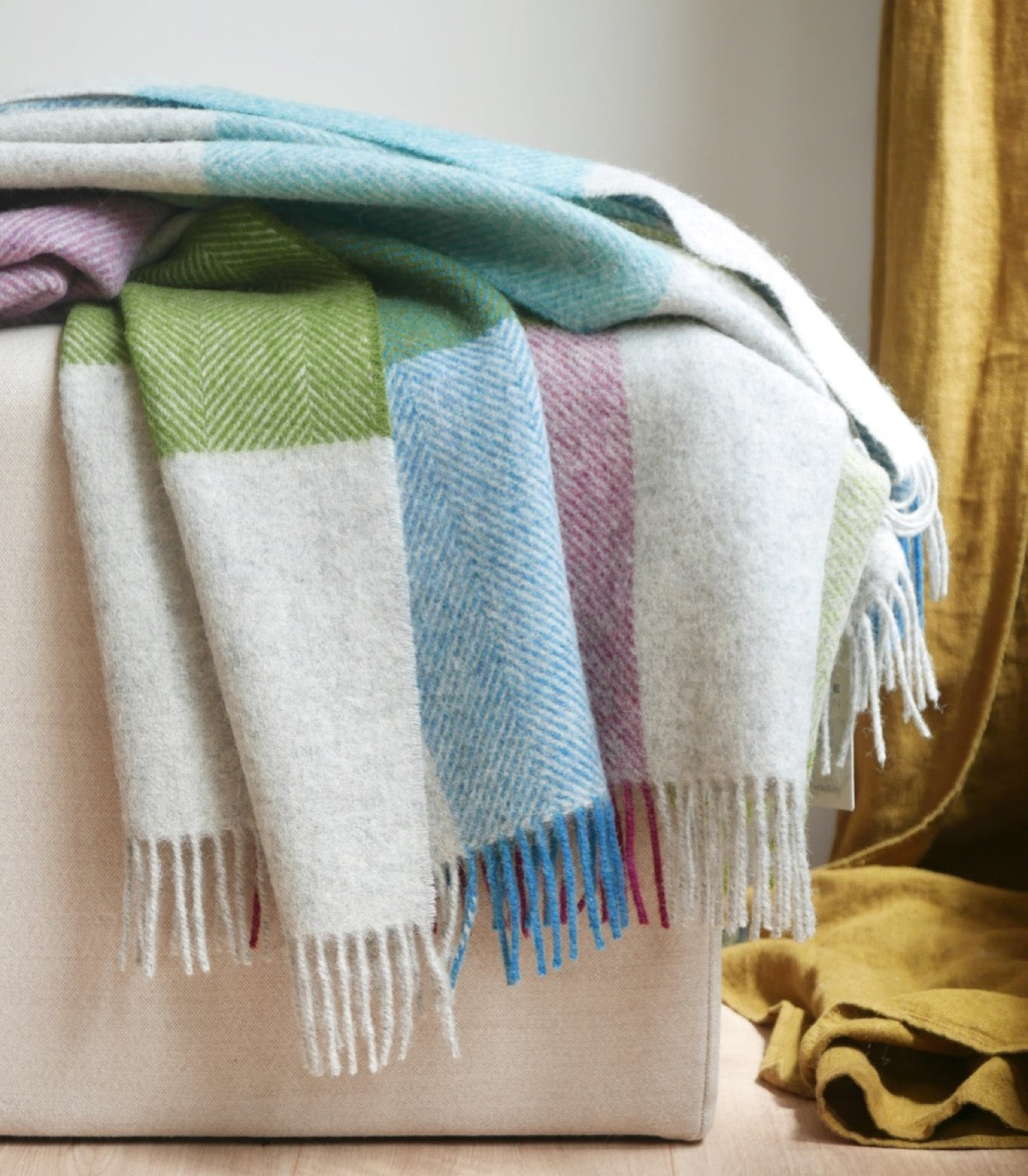 Plaid Laine Carreaux Multicolore Gris 140 x185 cm, B at Home, ambiance cocooning