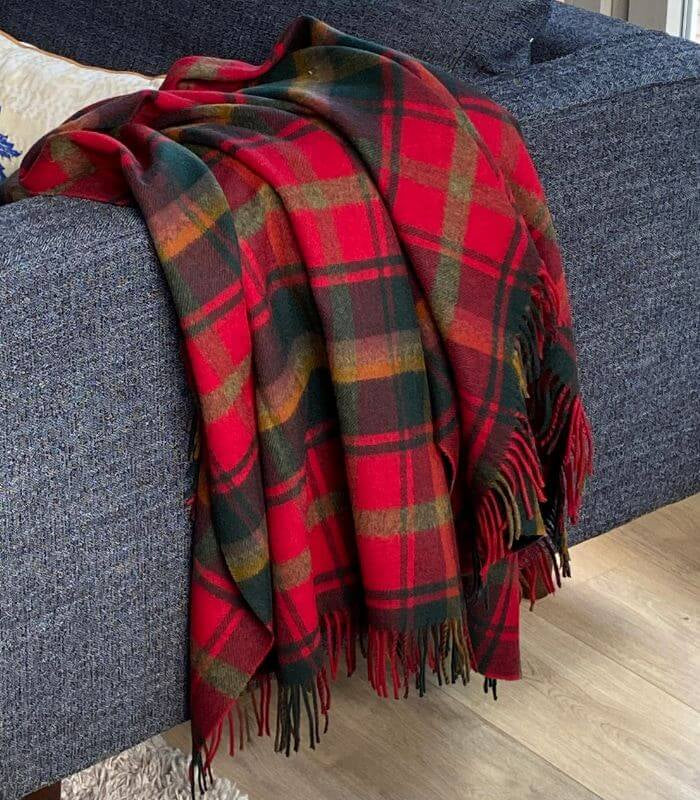 Plaid Écossais Dark Maple - confort et douceur en laine mérinos
