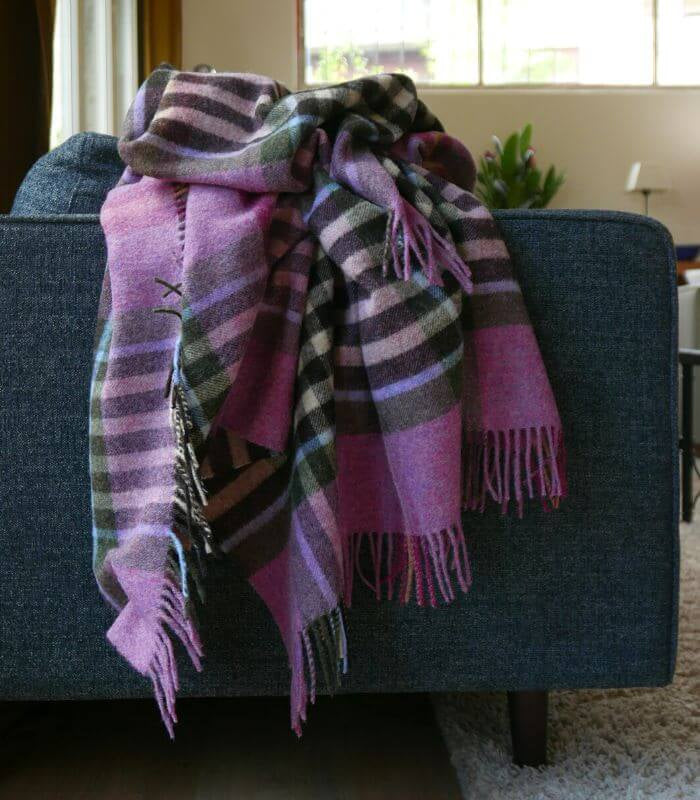 Plaid Laine Ecossais Framboise - Collection Country 140 x185 cm, Plaid Addict, idée cadeau déco