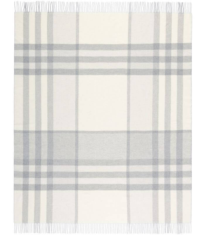 Plaid Cachemire à Carreaux Écru 130 x 170 cm - Collection VENICE, Plaid Addict, drapé sur un canapé