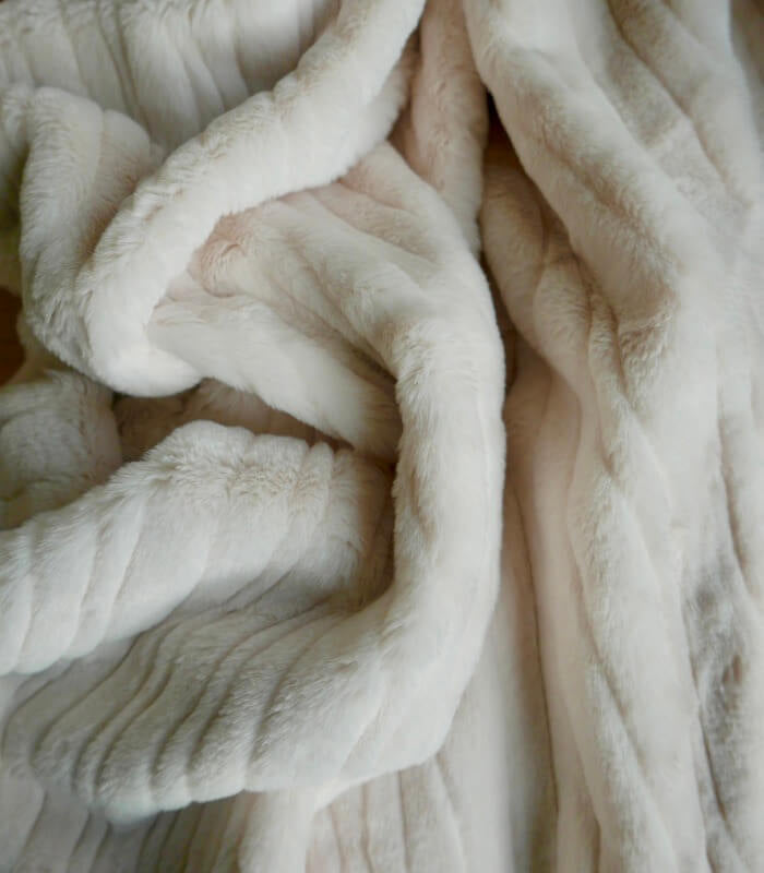 Plaid Fausse Fourrure Blanc Ivoire 140 x 180cm, Plaid Addict
