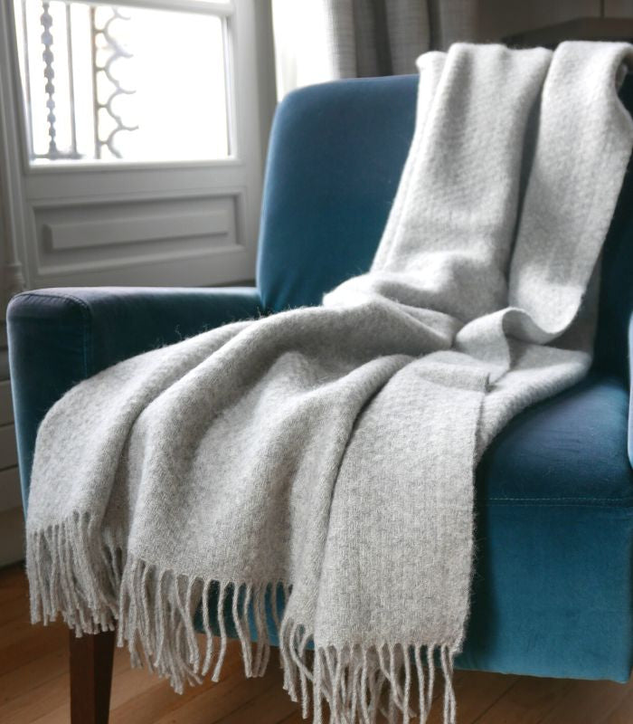 Plaid Pure Laine Gris Wafer 150 x 183 cm, Plaid Addict
