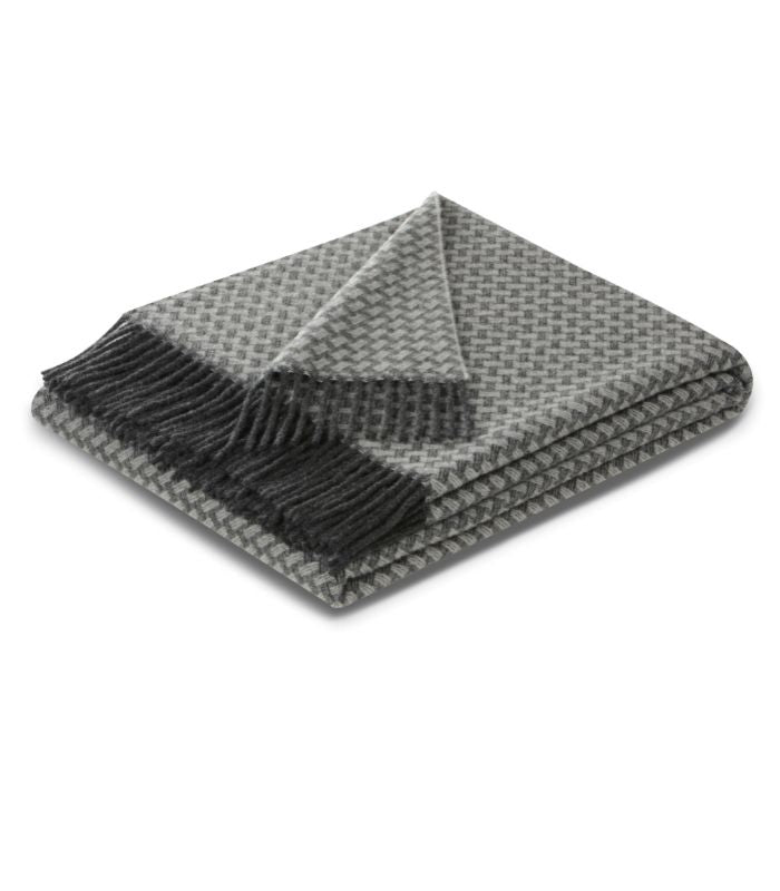 Plaid Cachemire Gris Anthracite 130 x 170 cm - Collection CORTINA, Plaid Addict, gros plan sur la matière
