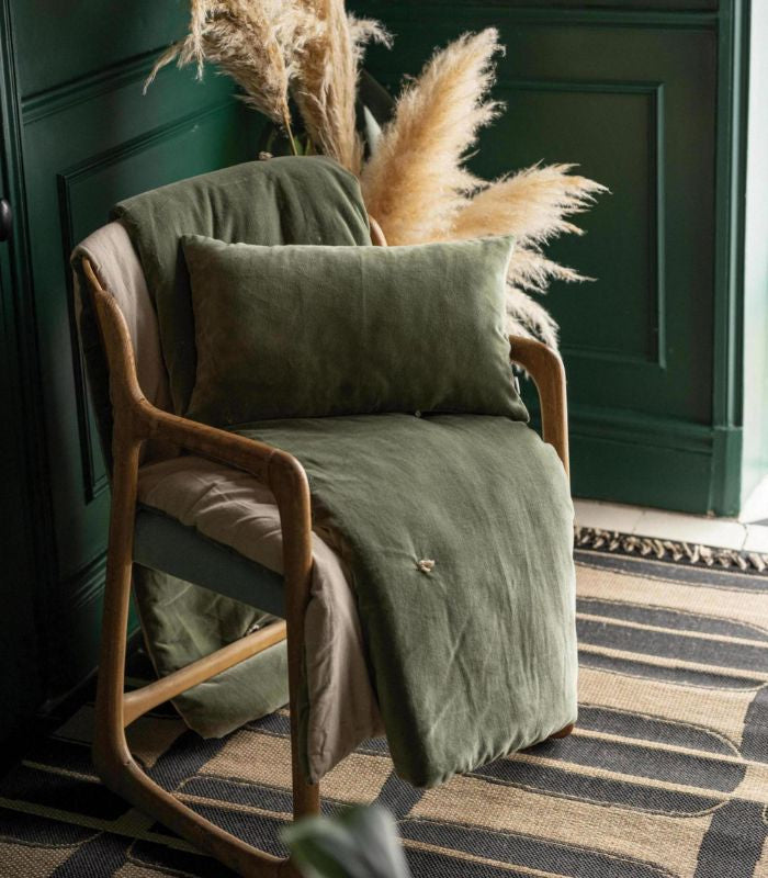Coussin en Velours ELISE Vert Verveine, Vivaraise, confort haut de gamme