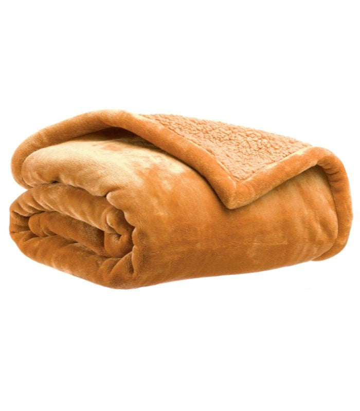 Plaid Cocooning Effet Mouton Bronze, Vivaraise, gros plan sur la matière