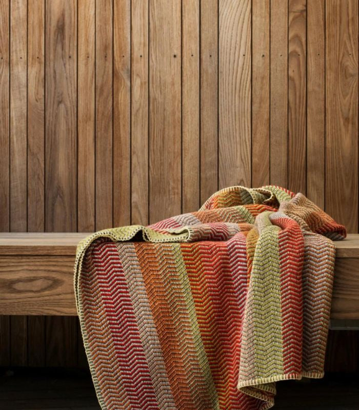 Plaid Pure Laine FRI Rouge et Vert clair 150 x 200 cm, Roros Tweed, ambiance cocooning