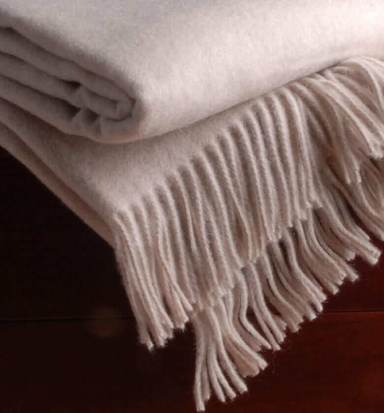 Plaid Cachemire beige - accessoire déco luxe pour salon ou chambre