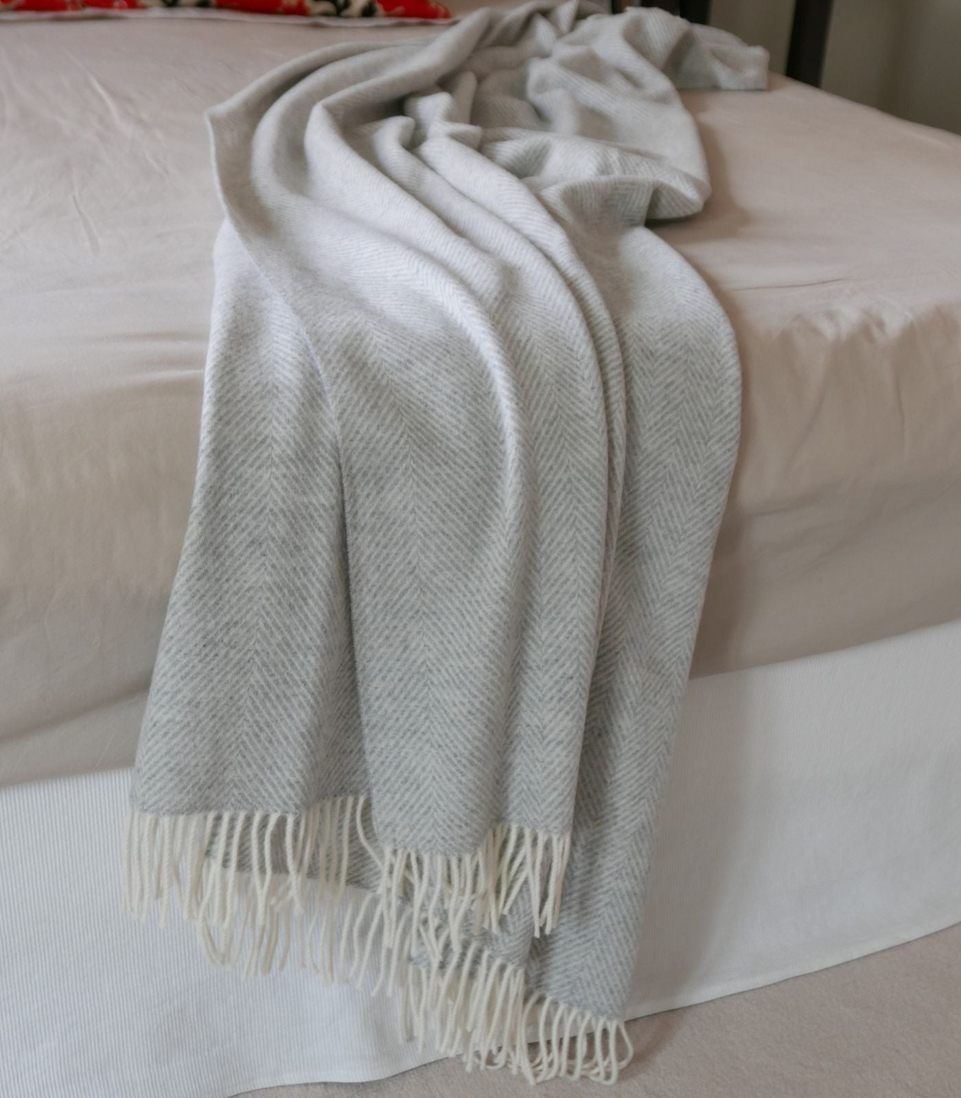 Plaid Laine Mérinos Chevrons Gris - confort et douceur en laine
