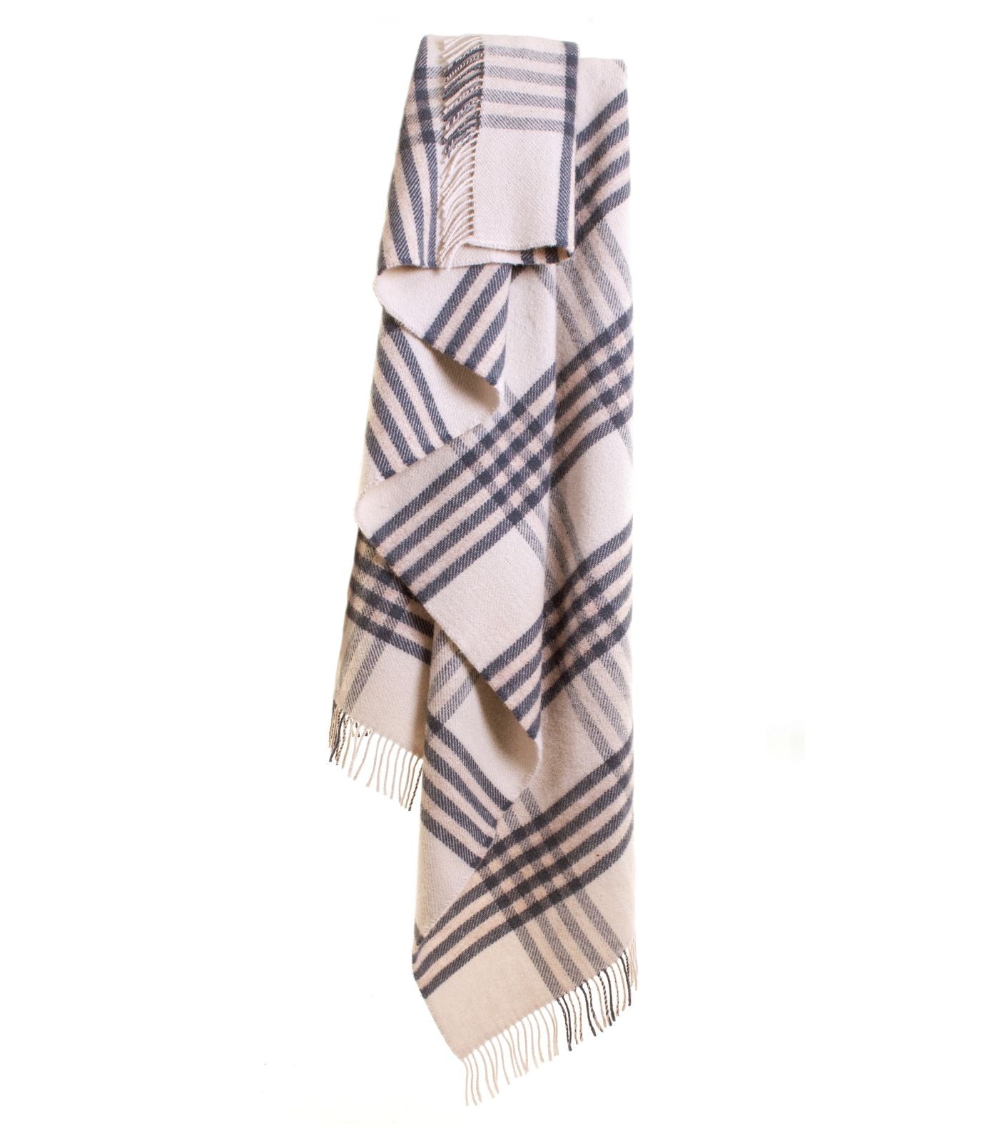 Plaid Laine Carreaux Bleu et Ecru 150 x 240cm - Collection Aspen, The Mill, drapé sur un canapé