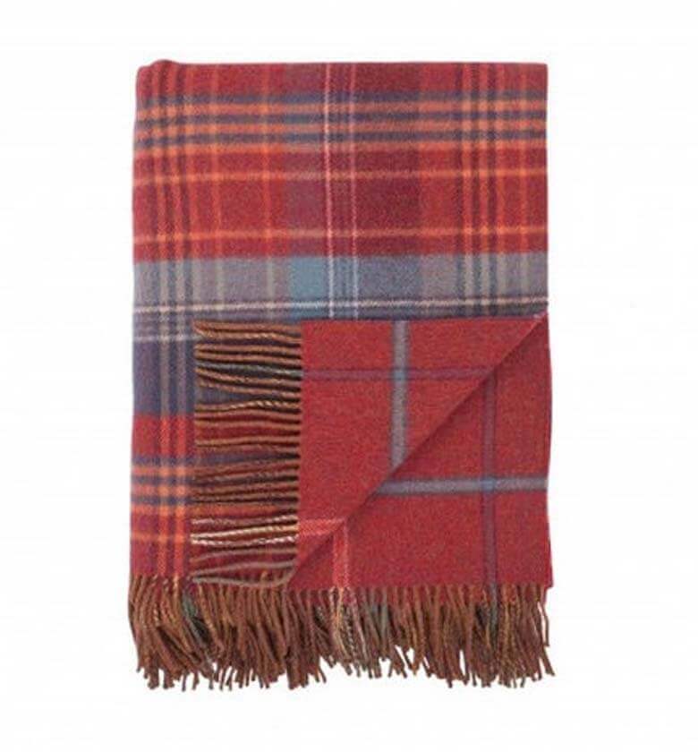 Plaid Pure Laine rouge - détail texture douce pour canapé et chambre