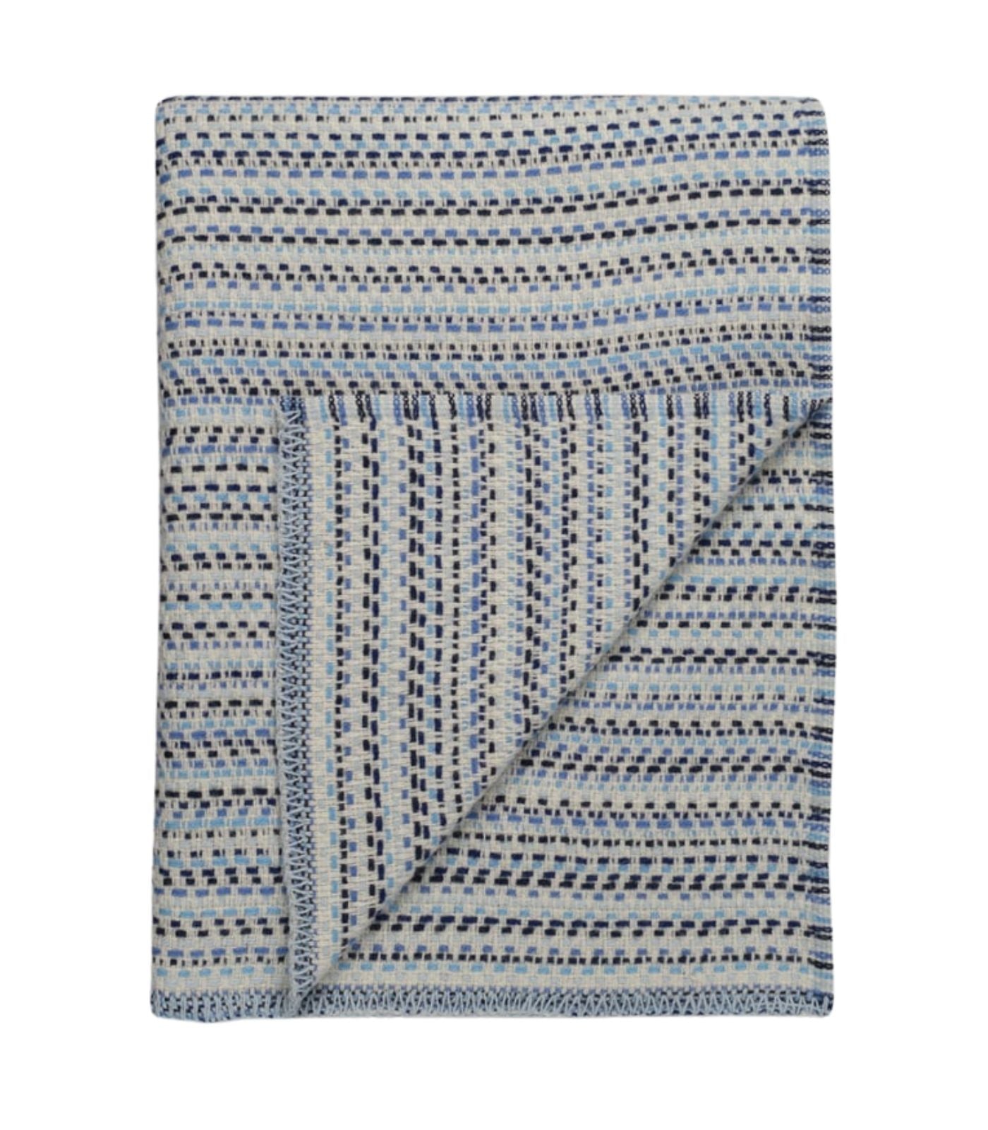 Plaid Roros Tweed Juli Bleu plié, en pure laine norvégienne 150 x 200 cm