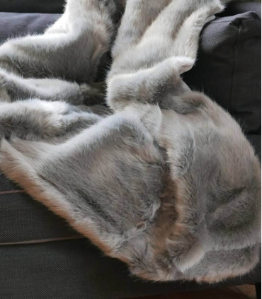 Plaid Fausse Fourrure Luxe Gris Chartreux