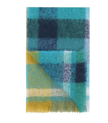 Plaid en Mohair Bleu et Vert présenté plié à plat - Collection Fontaine Designers Guild