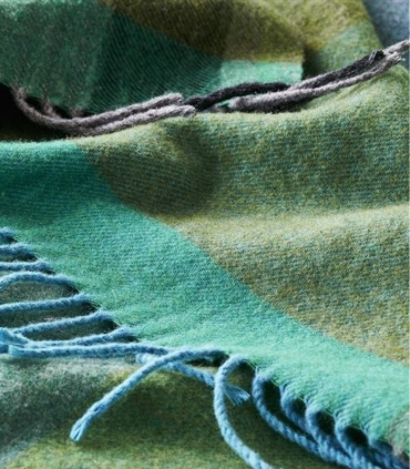 Plaid Brampton - Zoom matière sur canapé - Designers Guild