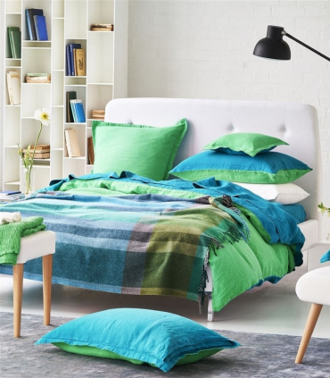 Plaid Brampton présenté sur un lit pour mise en situtation