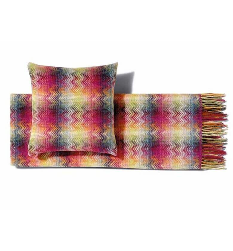 Plaid 70% Laine, 30% Polyamide - détail texture douce pour canapé et chambre