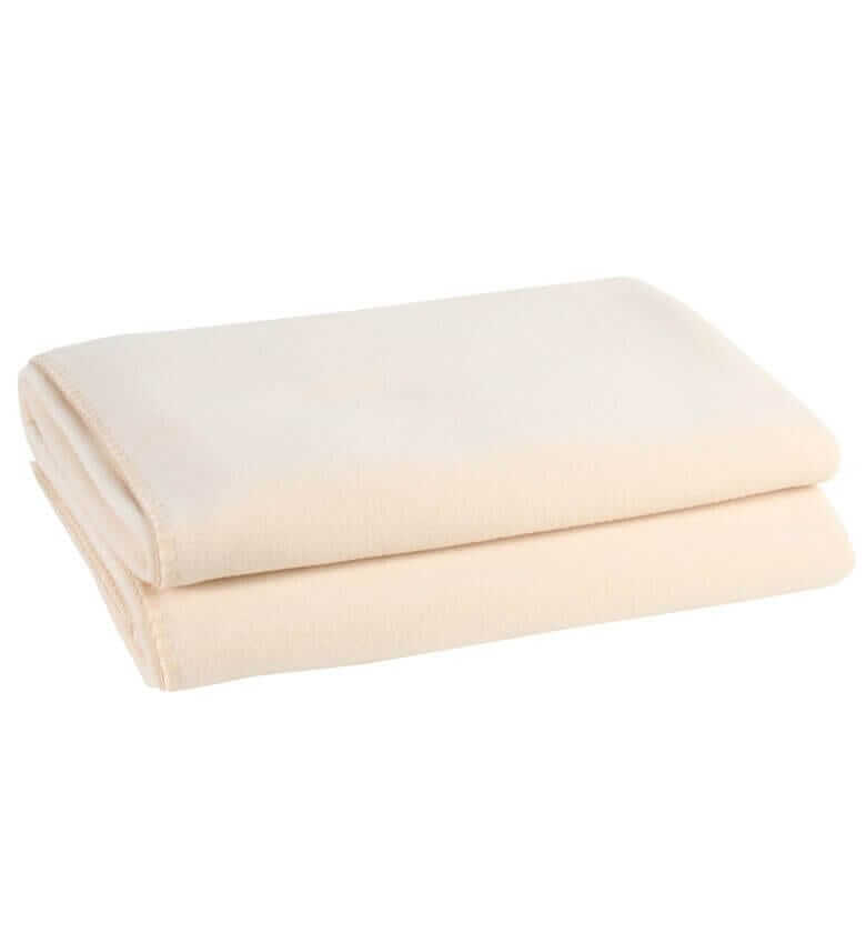 Plaid Polaire crème - détail texture douce pour bébé et naissance