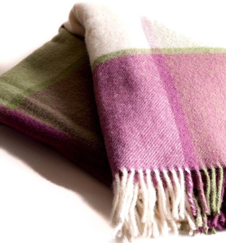 Plaid pure laine - détail texture douce pour canapé et chambre