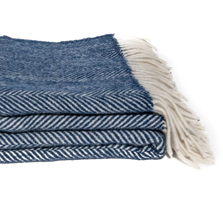 Plaid pure laine - détail texture douce pour jeté de canapé ou de lit