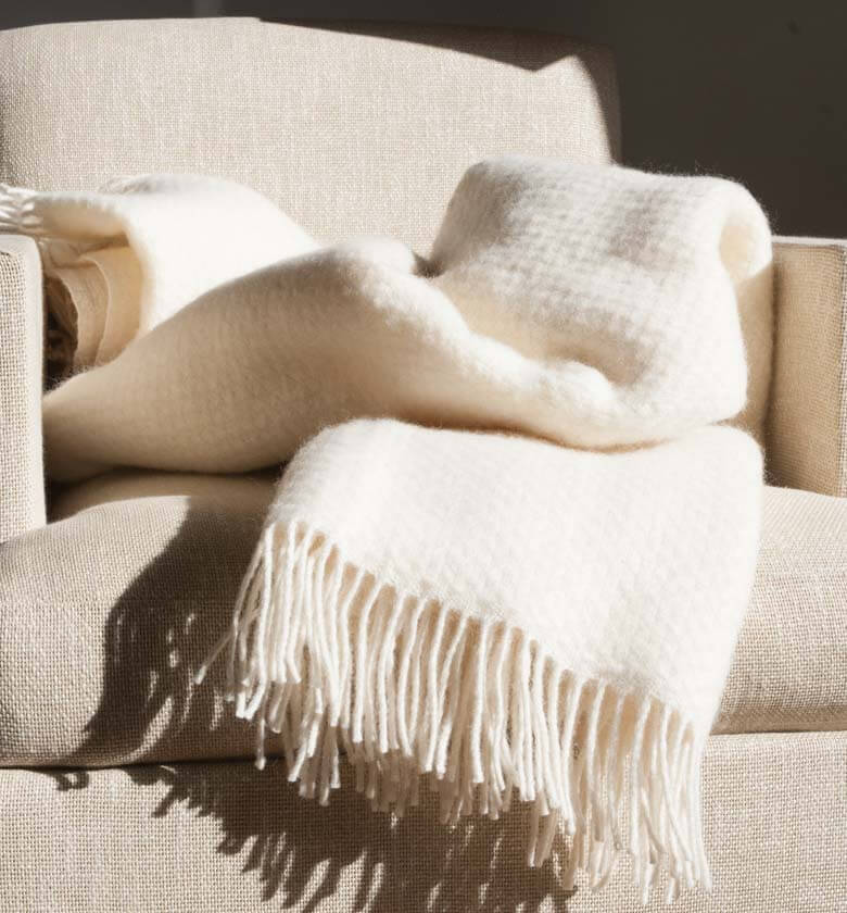 Plaid Laine Uni Blanc cassé Wafer 150 x 183 cm, The Mill, tissé en Angleterre