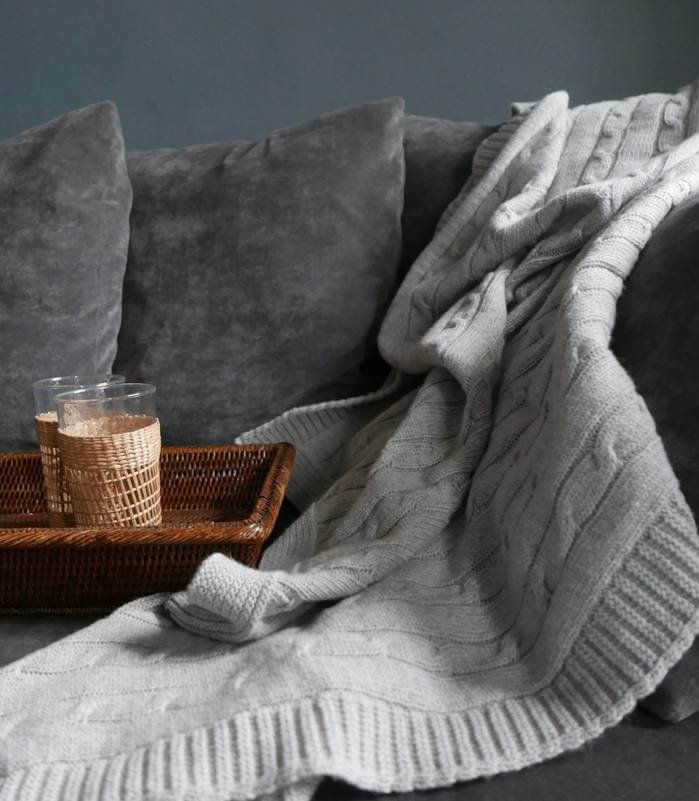 Plaid Hamptons Gris Laine Torsadé, Plaid Addict, gros plan sur la matière