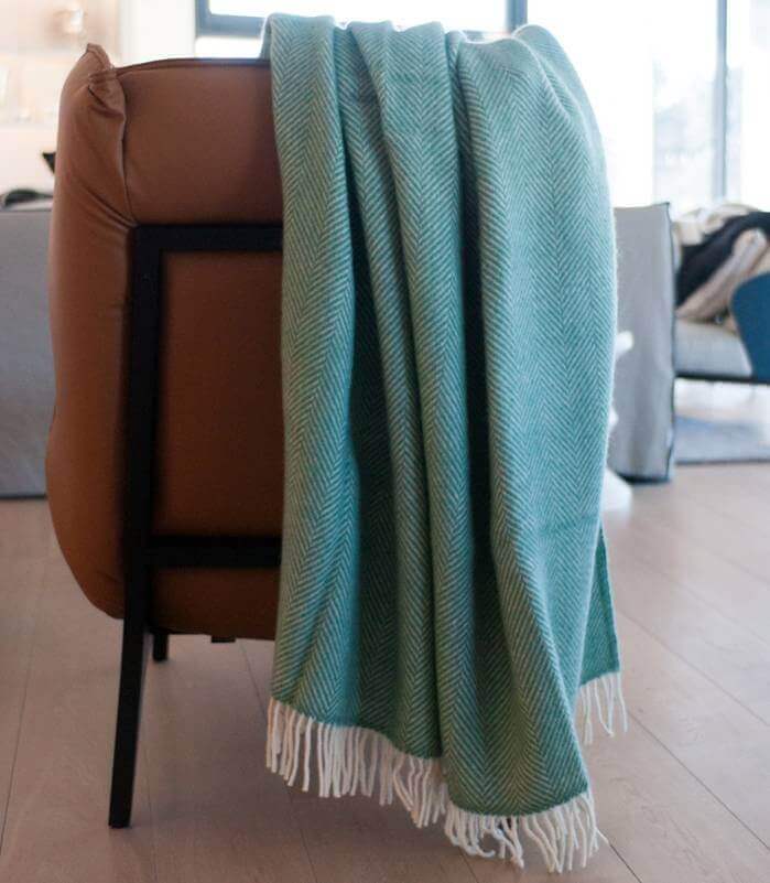 Plaid Laine Chevrons Vert Spring 150 x 183 cm, The Mill, gros plan sur la matière