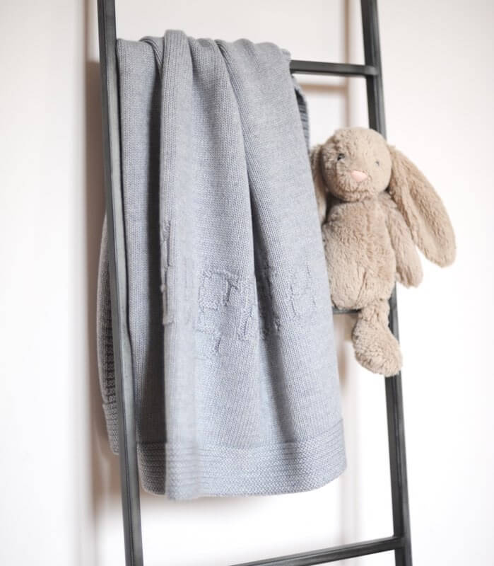 Couverture Bébé Personnalisée Grise, Plaid Addict, gros plan sur la matière