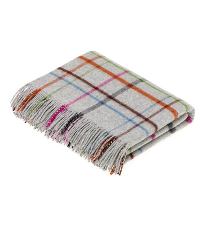 Plaid Laine Mérinos Color Code Gris 140 x 185 cm, B at Home, gros plan sur la matière