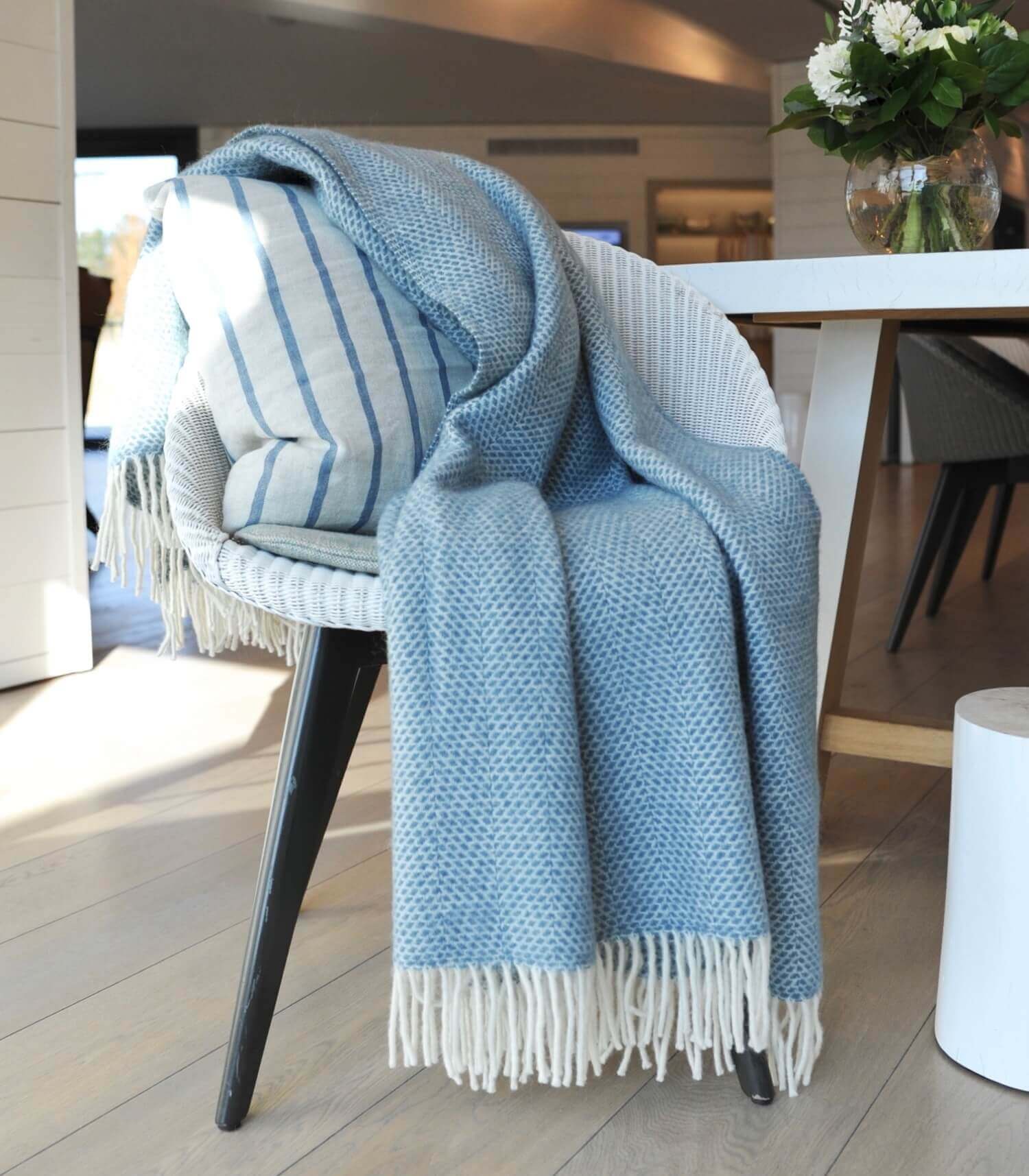 Plaid 100% Laine Beehive Bleu 150 x 183 cm, The Mill, idée cadeau déco