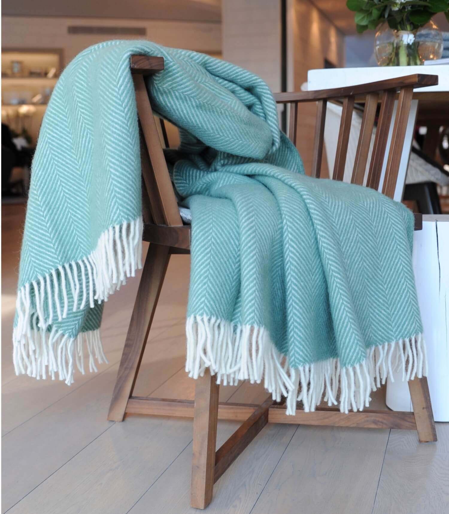 Plaid Laine Chevrons Vert Spring 150 x 183 cm, The Mill, tissé en Angleterre