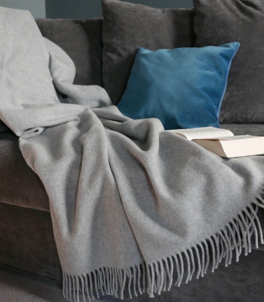 Plaid 100% Pure Laine Gris - Collection CAPRI, Plaid Addict, ambiance cocooning