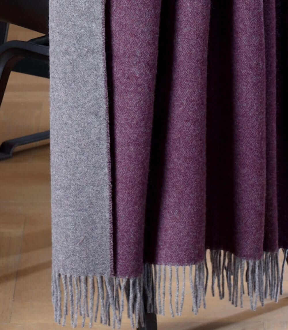 Plaid Cachemire Reversible Prune et Gris 130 x 170 cm - Collection VENICE, Plaid Addict, confort haut de gamme