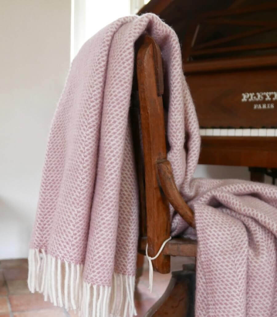 Plaid Laine Beehive Rose - en pure laine - tissé en une filature anglaise réputée