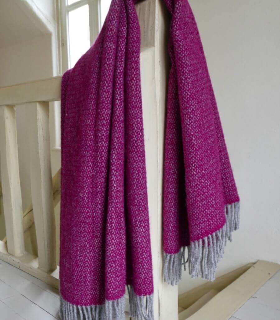 Plaid Laine Chevrons Violet et Gris 150 x 183 cm, The Mill, confort haut de gamme